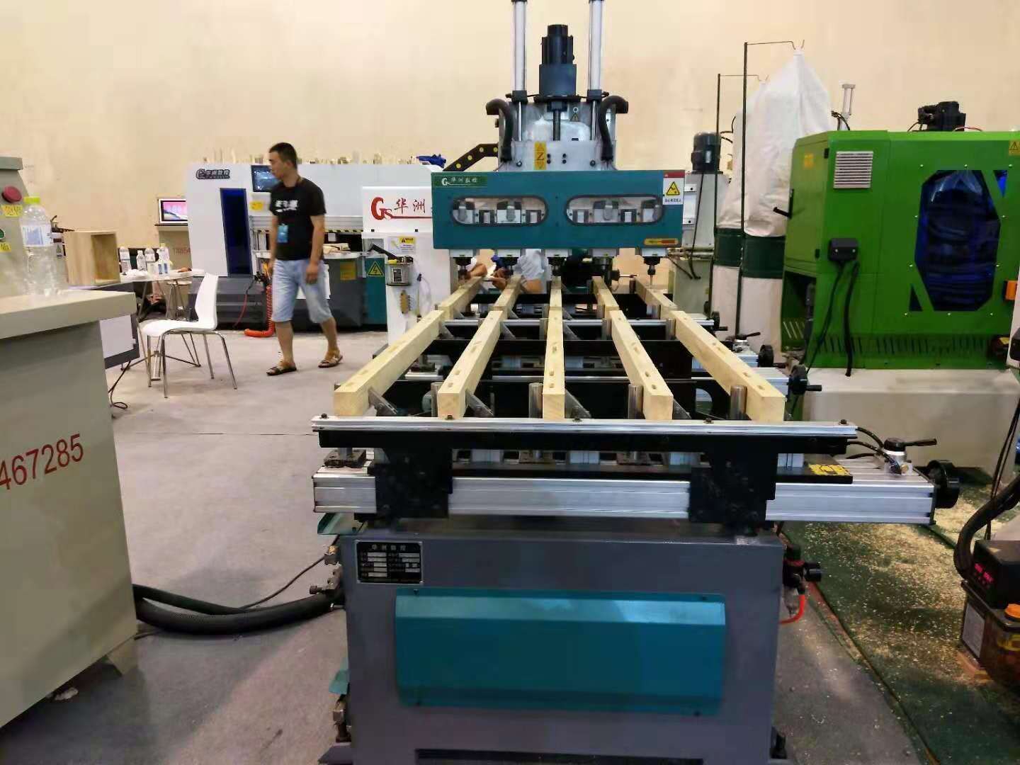 華洲數(shù)控榫槽機(jī)與其他榫槽機(jī)的不同